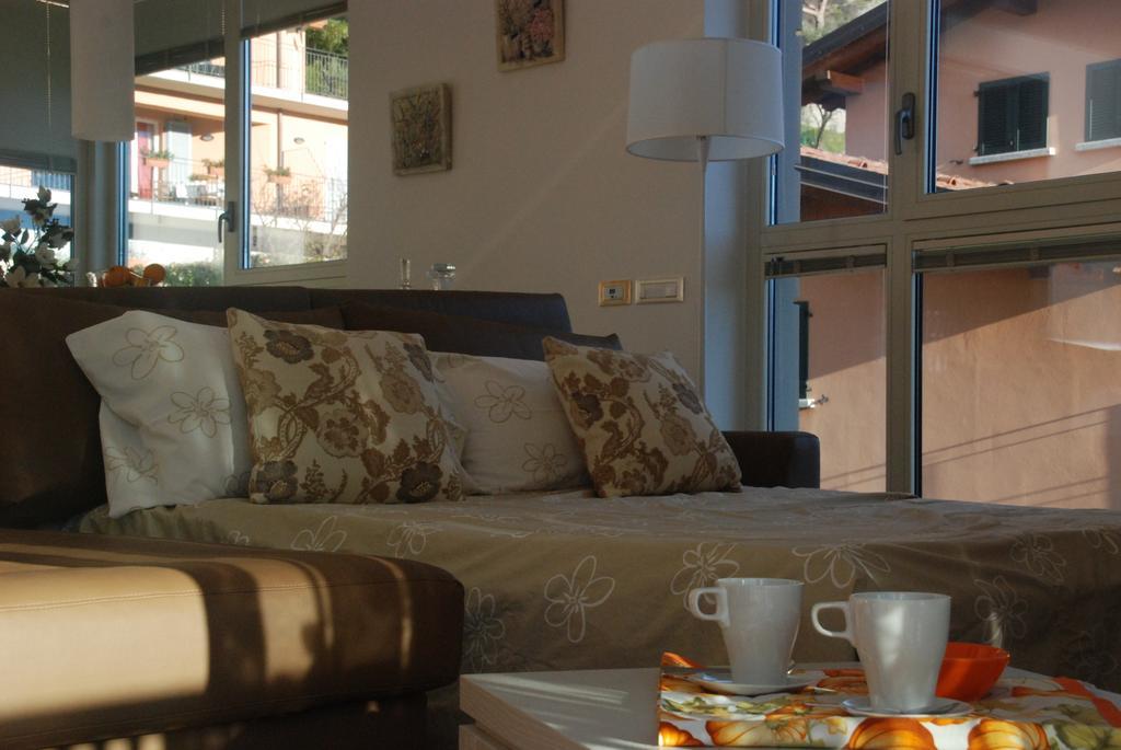 דירות Mezzegra Residenza Simona חדר תמונה